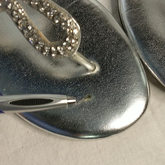 Stuart Weitzman Silver Crystal Sandals ladies size 4. Cruelty Free. VG Condition - Picture 7 of 9